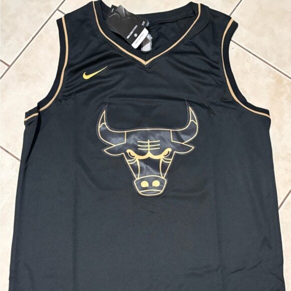 Chicago Bulls Michael Jordan # 23 Jersey Black/Gold , Unisex - Picture 4 of 12